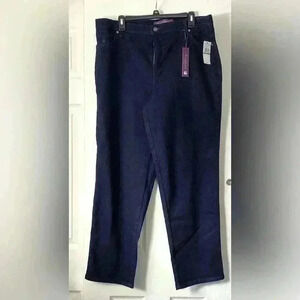 ( ….Not available).   …NWT Gloria Vanderbilt Amanda Womens Denim Jeans Da